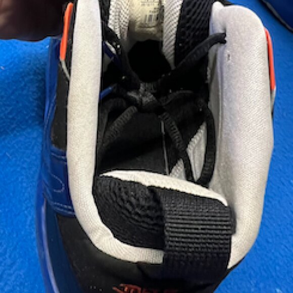 Carmello/Air Jordan Basketball Sneakers - Picture 5 of 7